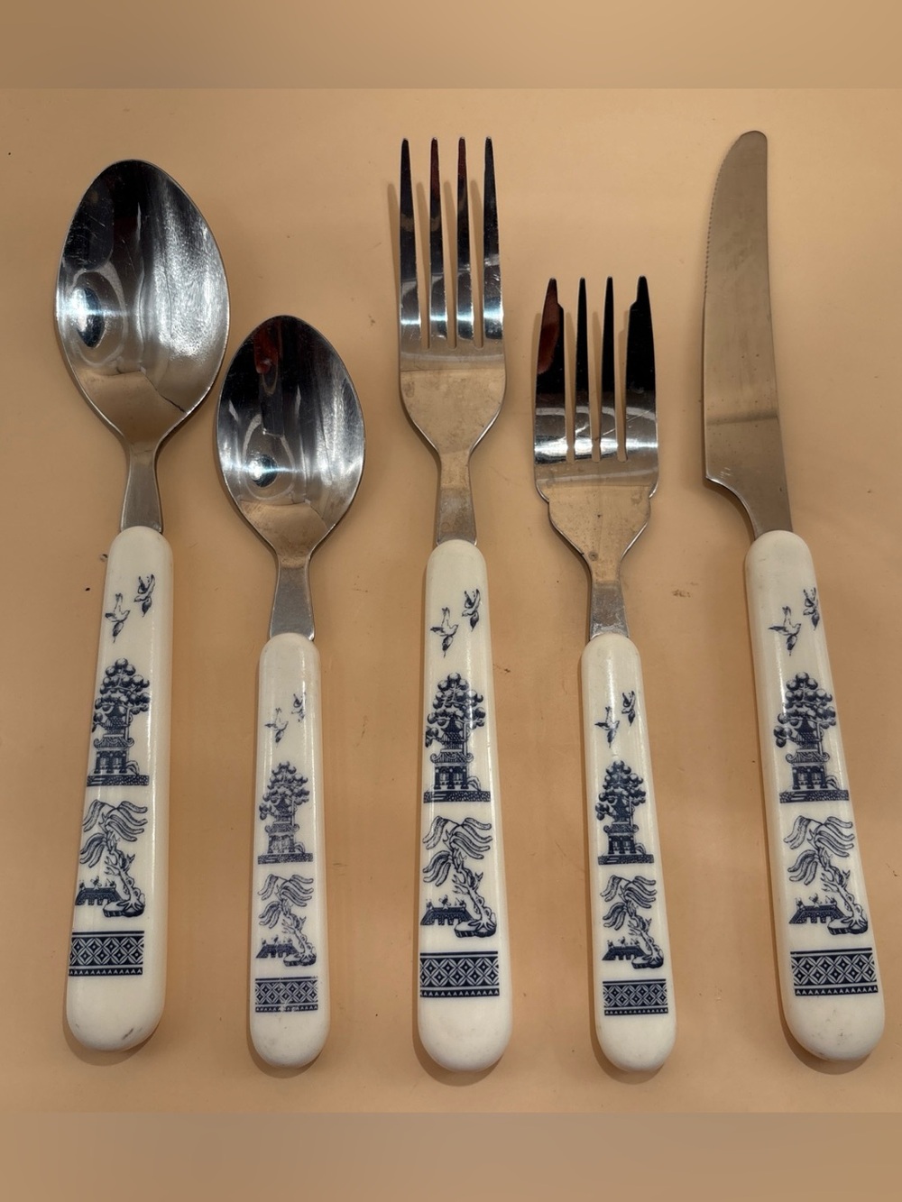 VTG Blue Willow Handled Flatware Stainless Steel 5 Piece Set Knife Forks Spoons